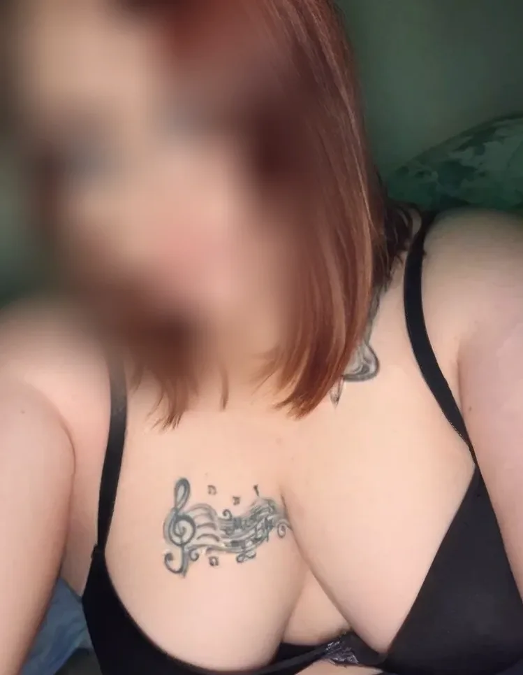 Claudia, 29
