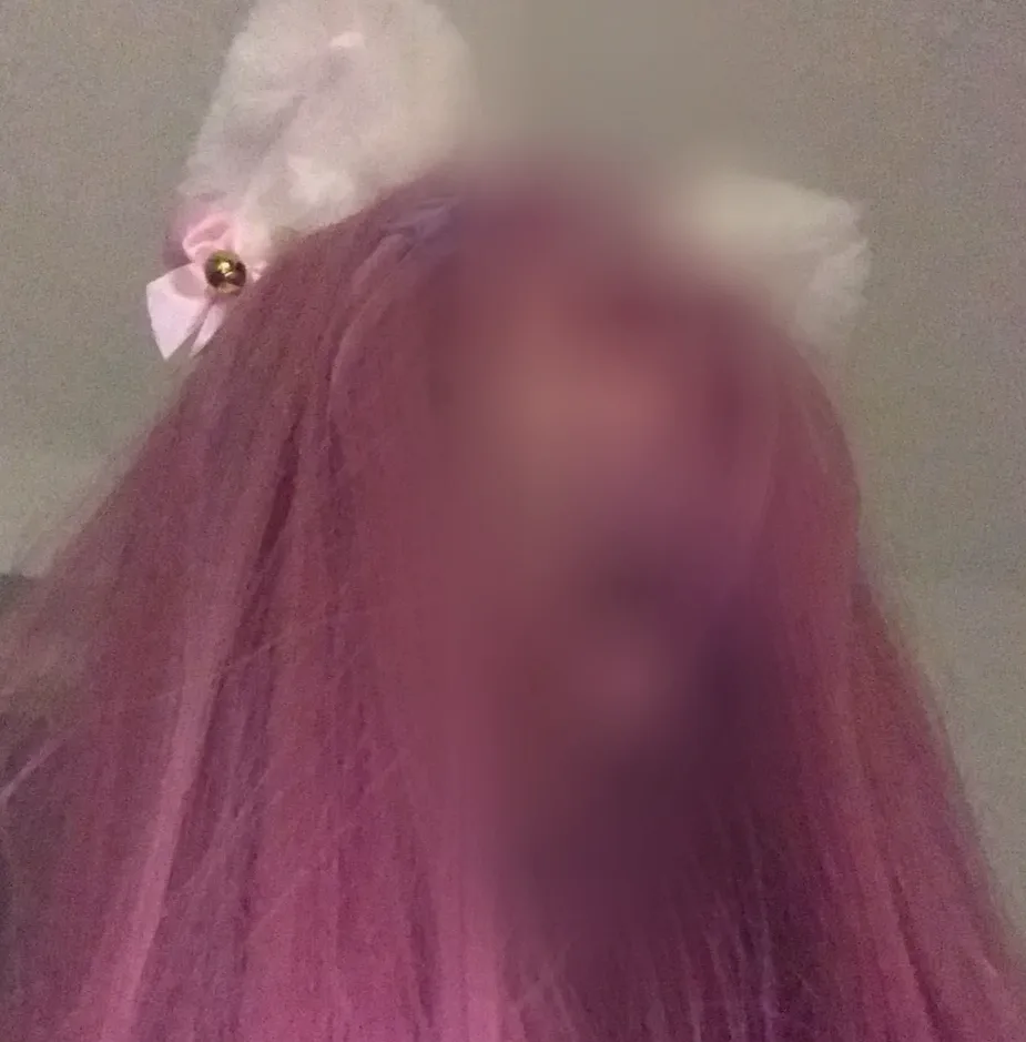 Mirela, 22